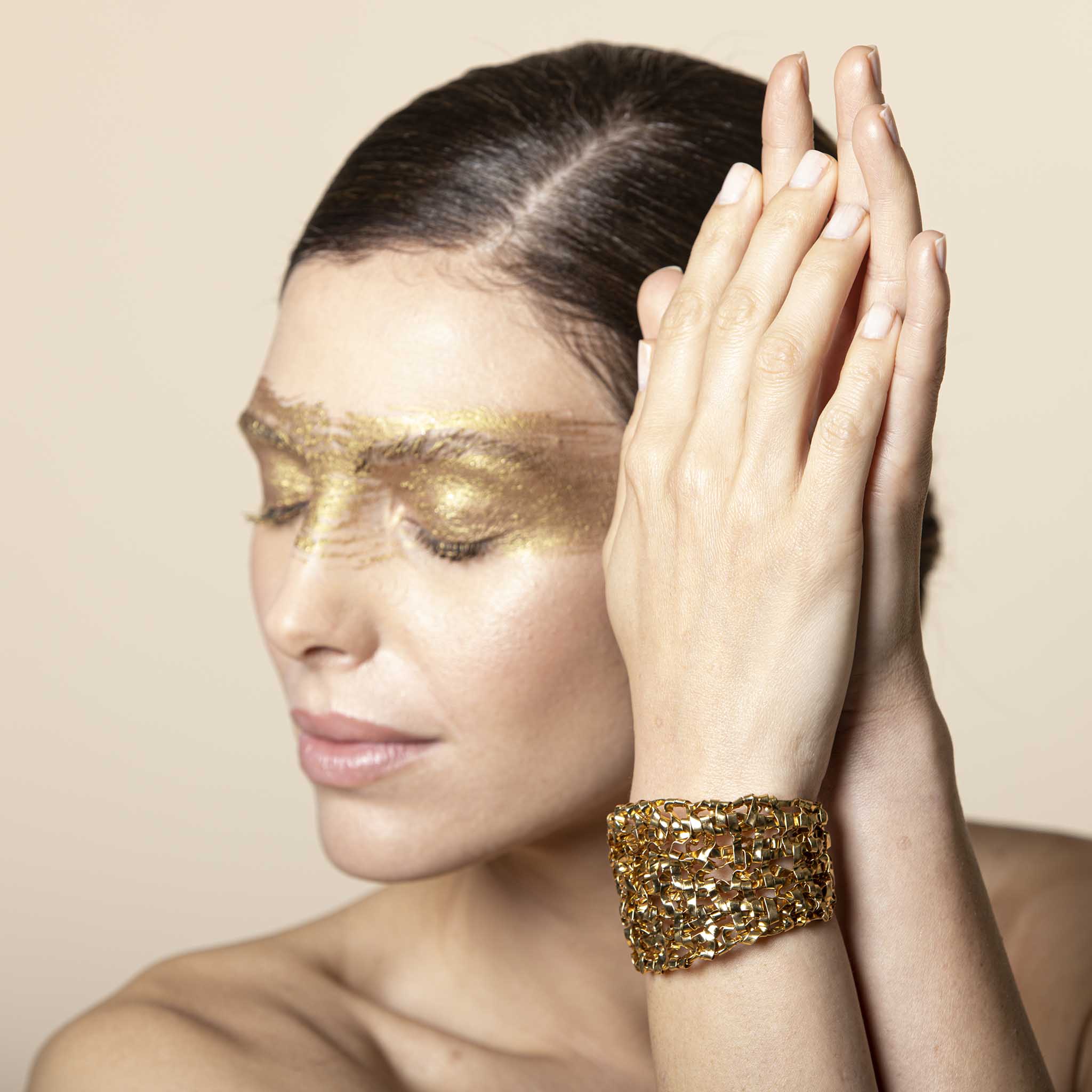 Bracciale intrecciato dorato