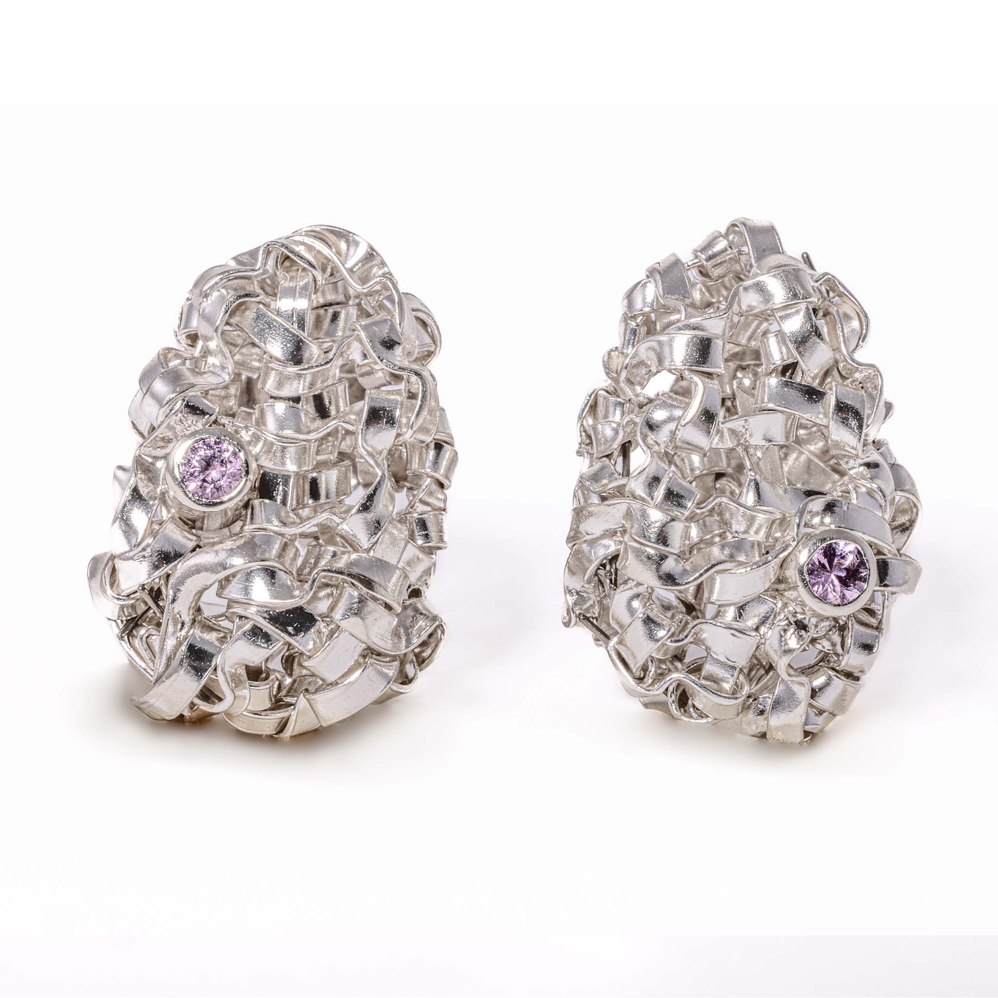 Orecchini a forma di uovo con zaffiri rosa